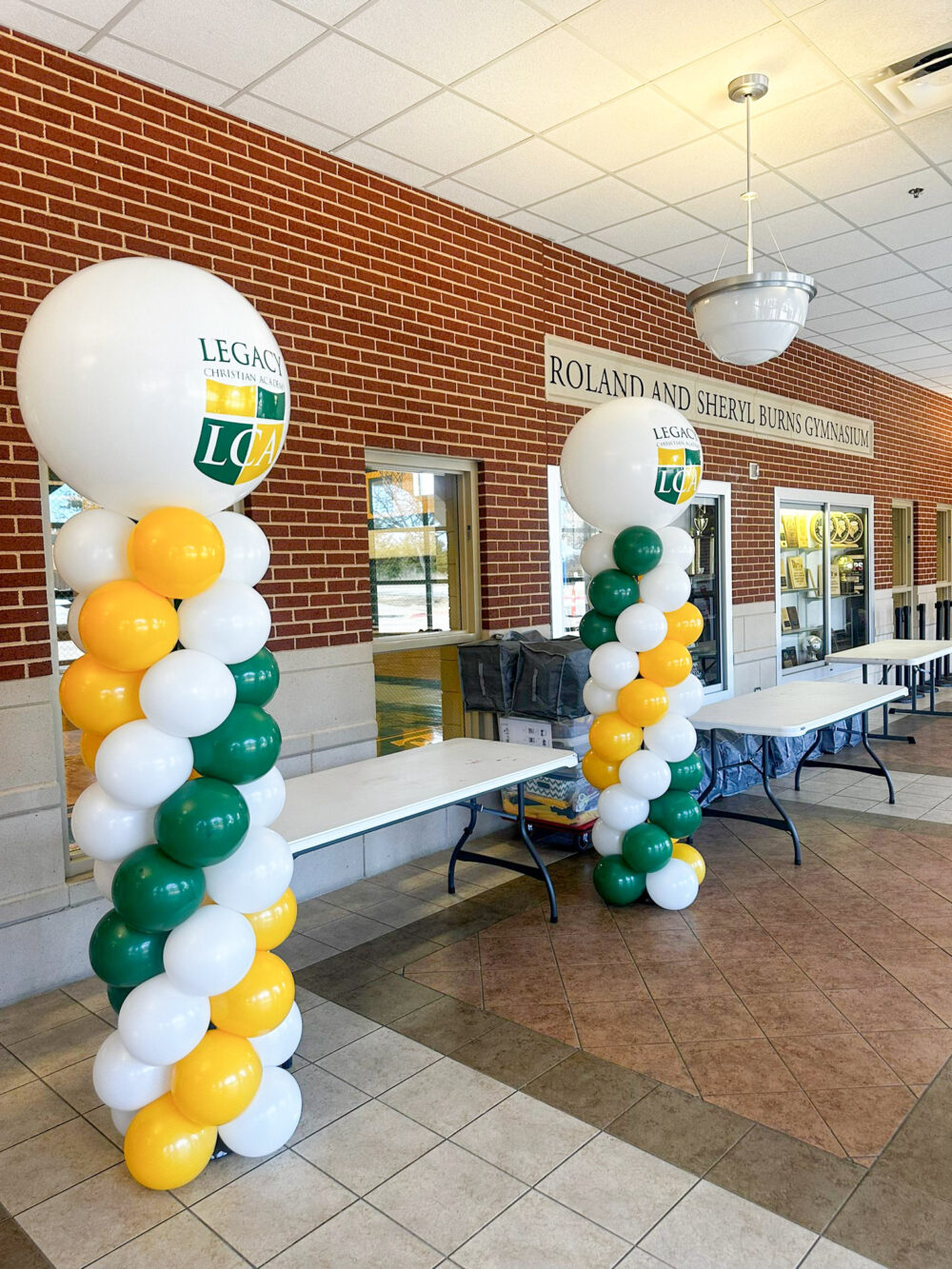 Classic Balloon Column for Schools or Graduations - Image 4